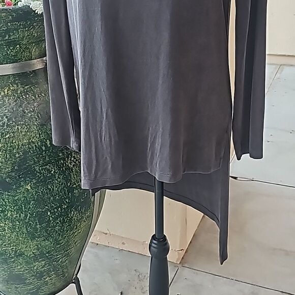Travelers by Chicos size 1 pullover asymmetrical top - Picture 6 of 9